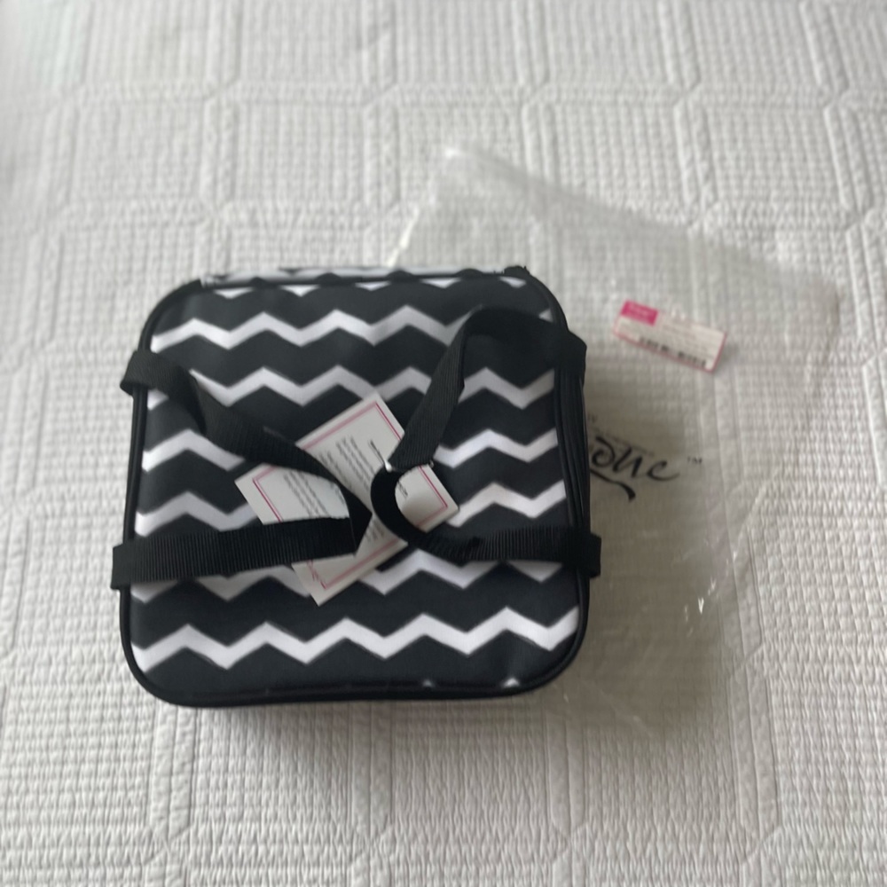 Thirty-One perfect potluck square party  thermal only black chevron
